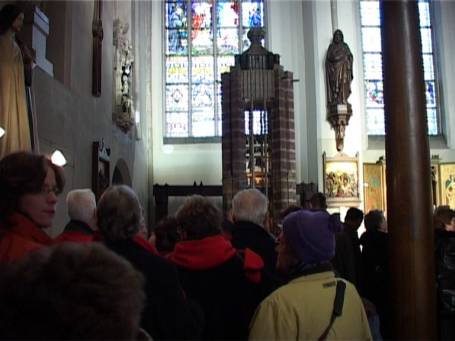 Weert : St. Martinus-Kirche, große Besucherschar aber kein Gedränge